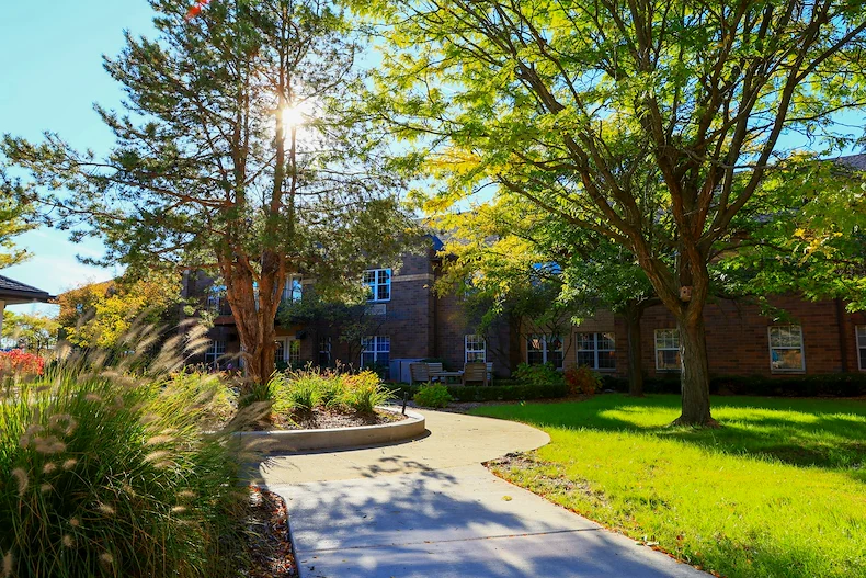 The Commons Corewell Health - Oak Terrace Dearborn Community 