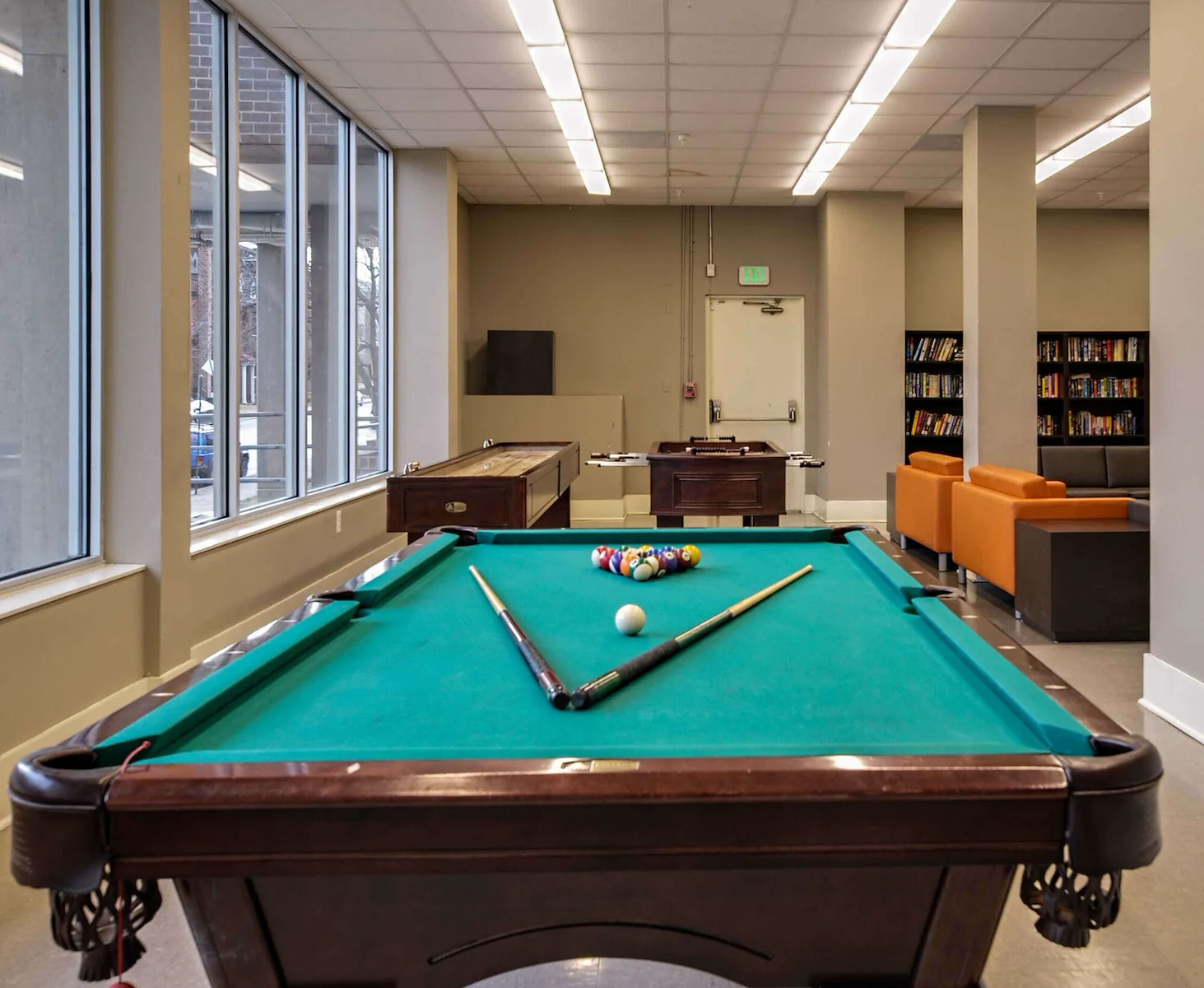 Image of Lakeview Tower (5)