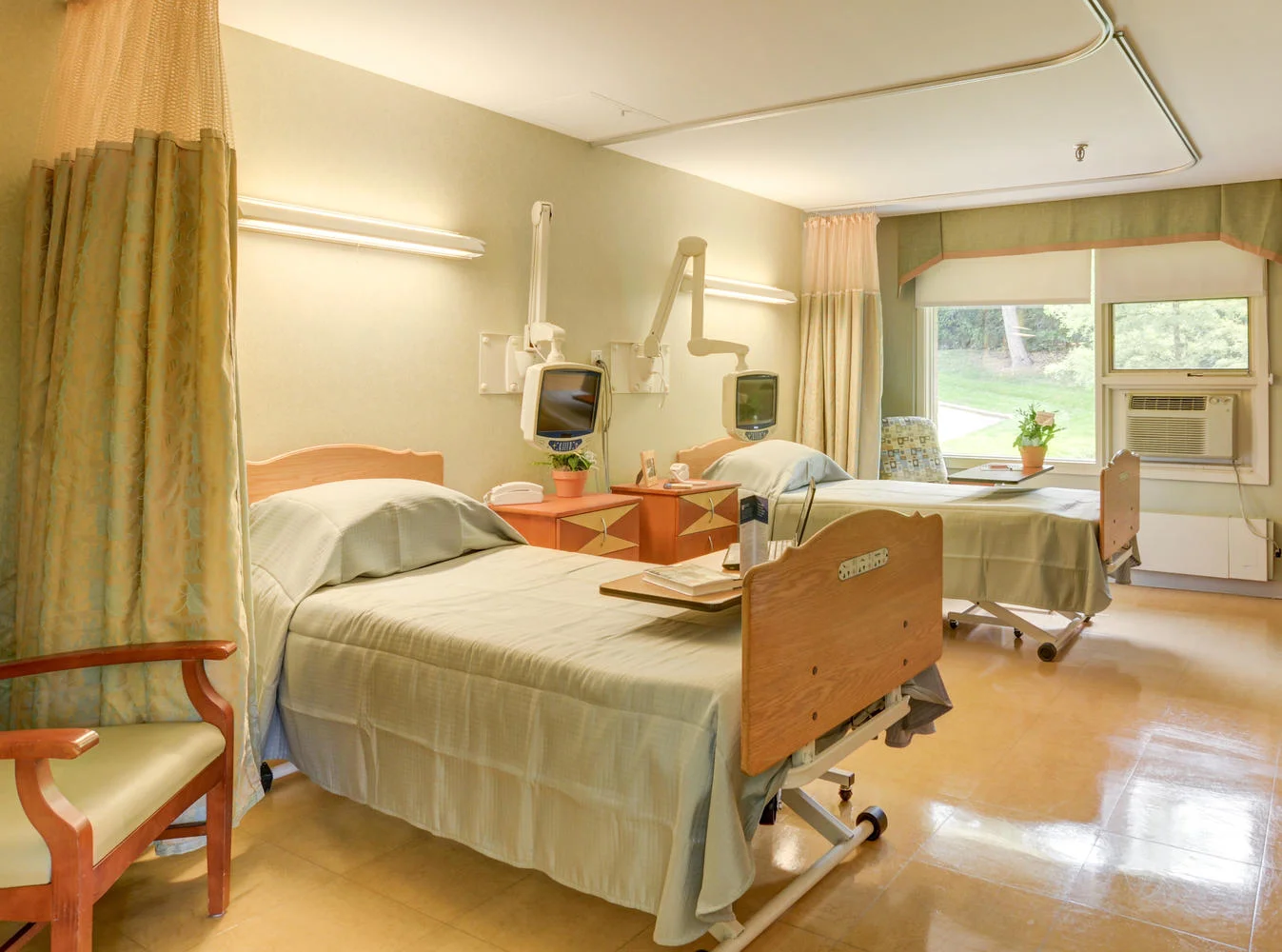 Image of The Pearl Of Hinsdale (4)