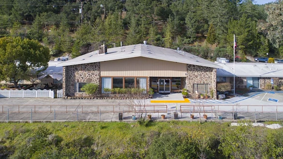 Image of Cloverdale Healthcare Center (7)