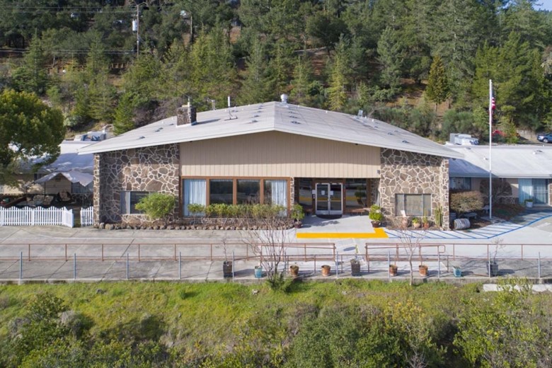 Image of Cloverdale Healthcare Center (7)