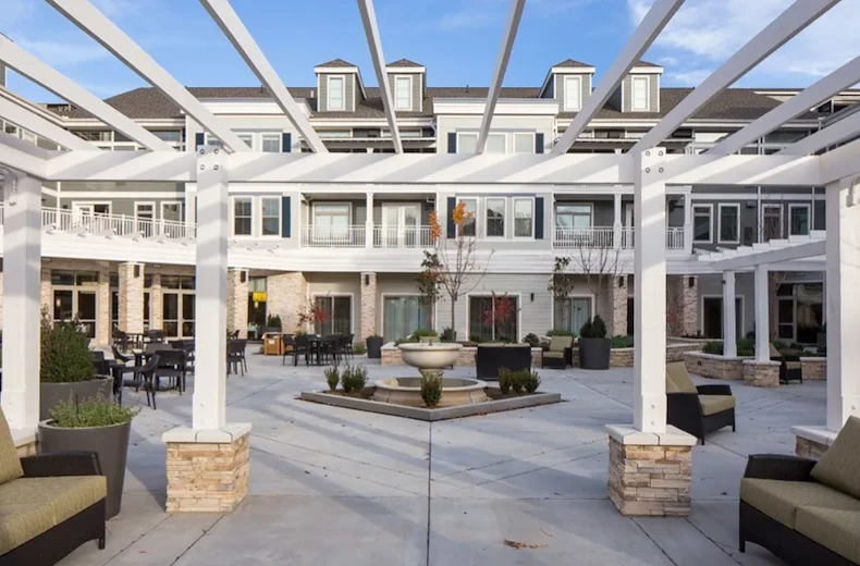 Image of Merrill Gardens at Woodstock (4)