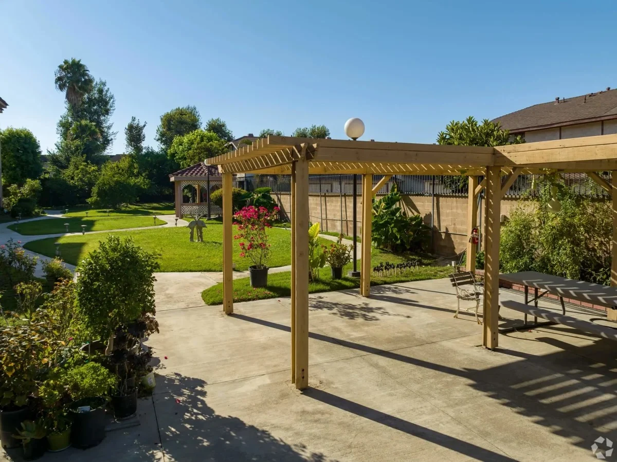 Image of Flamingo Garden Senior Apts (6)