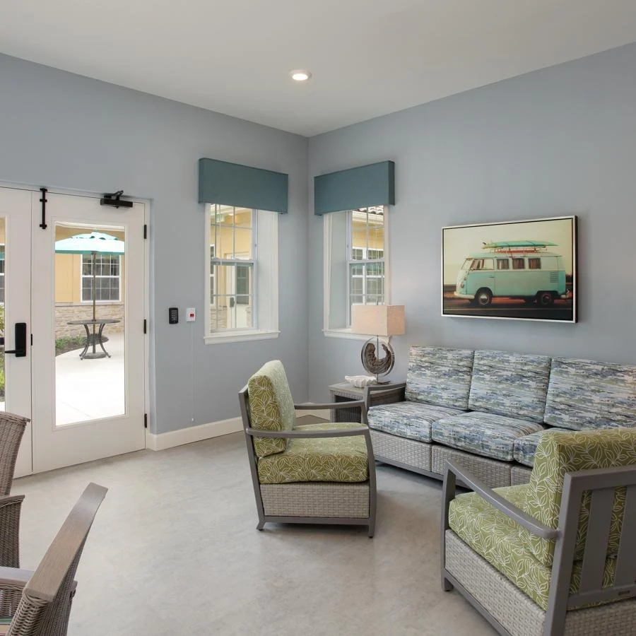 Liana of Venice senior living community offering assisted living and memory care in Venice, FL, community sitting area