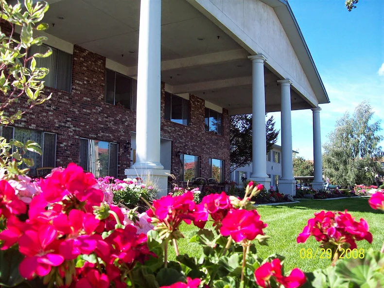 Image of Royal Park Retirement Center (1)