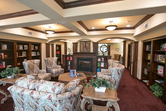 Providence Meadows Gracious Retirement Living Hawthorn Senior Independent Living in Charlotte, North Carolina living room