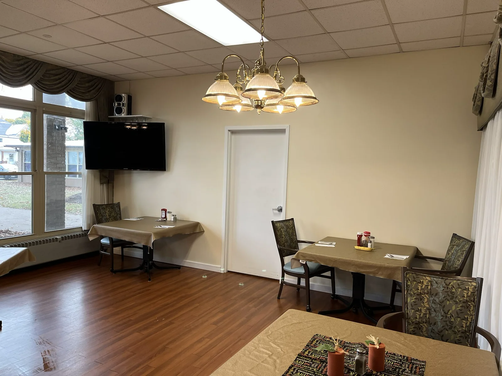 Image of LECOM At Elmwood Gardens (4)