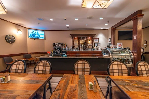 The Stafford Senior Living in Lake Oswego, Oregon bar