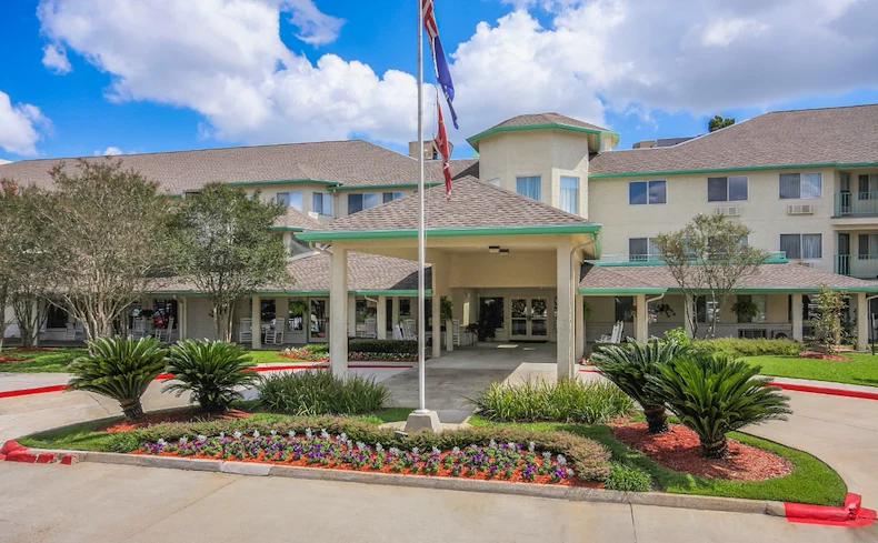 Whealdon Estates by Barclay House senior living community offering independent living in Baton Rouge, LA, front entrance