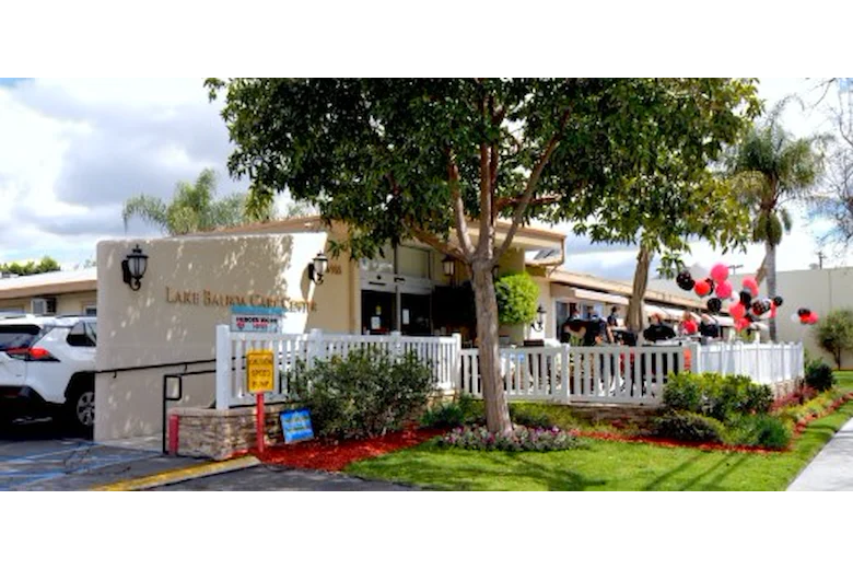 Image of Lake Balboa Care Center (1)