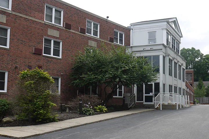 Image of Cedarwood Plaza (1)