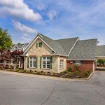 Image of Springtree Manor (1)