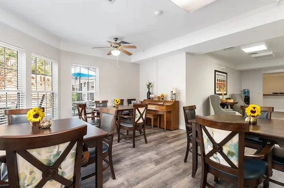 Image of Oaks at Maple Ridge (6)