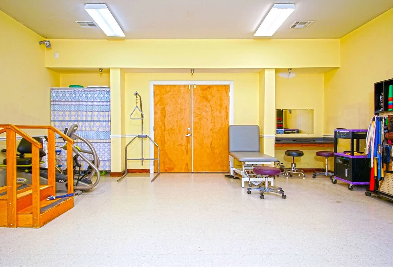 Image of Carlyle Senior Care of Williston (2)
