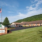Image of Colonial Courtyard at Bedford (1)
