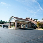 Image of Commonwealth Senior Living at Hillsville (1)