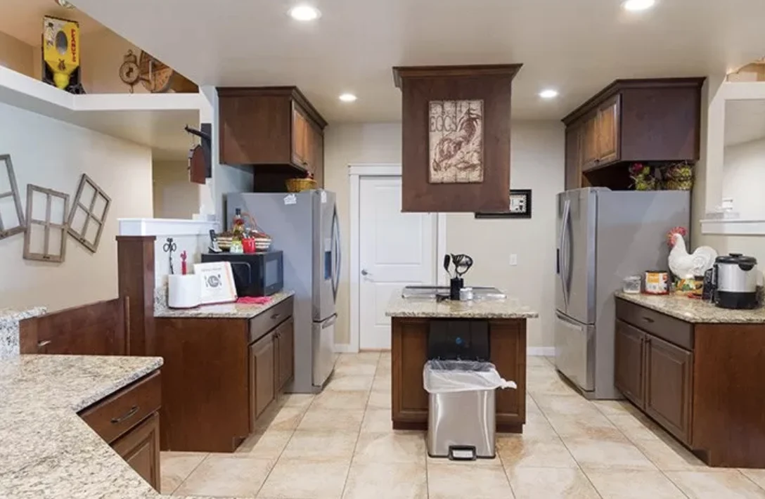 Image of Ashley Manor - Parkview 1 (3)