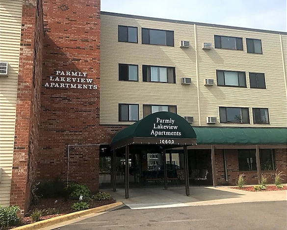 Image of Parmly Lakeview Apartments (1)