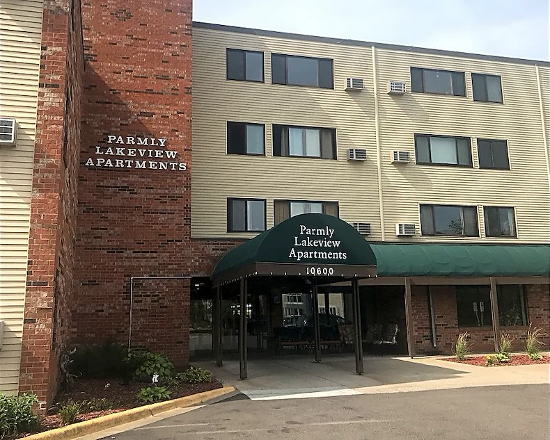 Image of Parmly Lakeview Apartments (1)