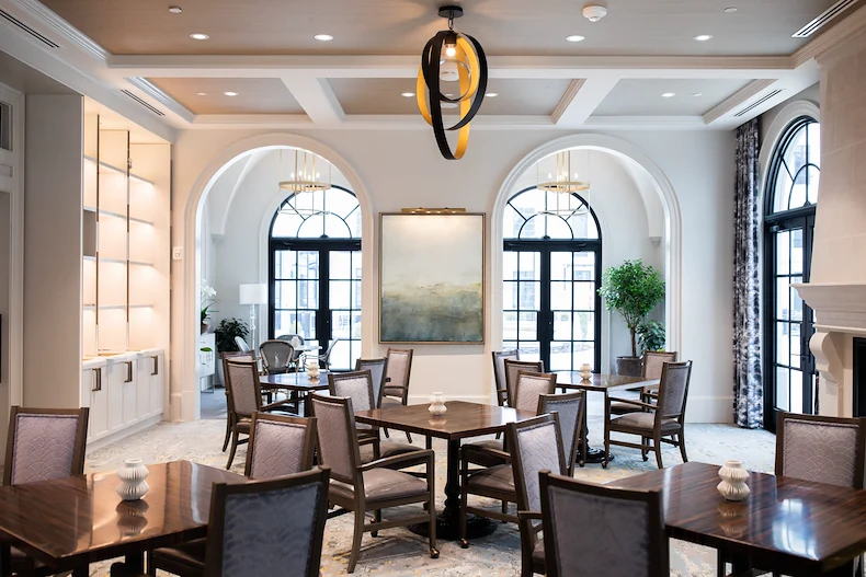 Corso Atlanta senior living community offering independent living, assisted living, memory care, and respite care in Atlanta, GA, dining room