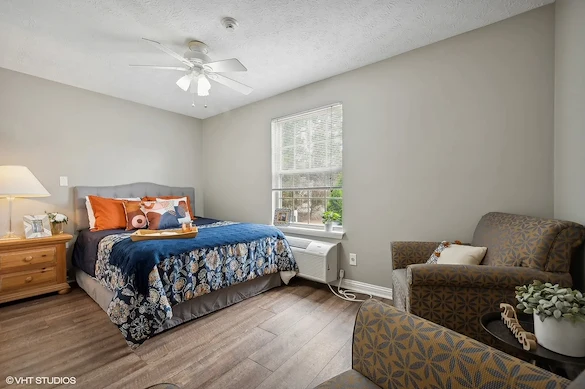 Image of The Phoenix at Johnson Ferry (9)