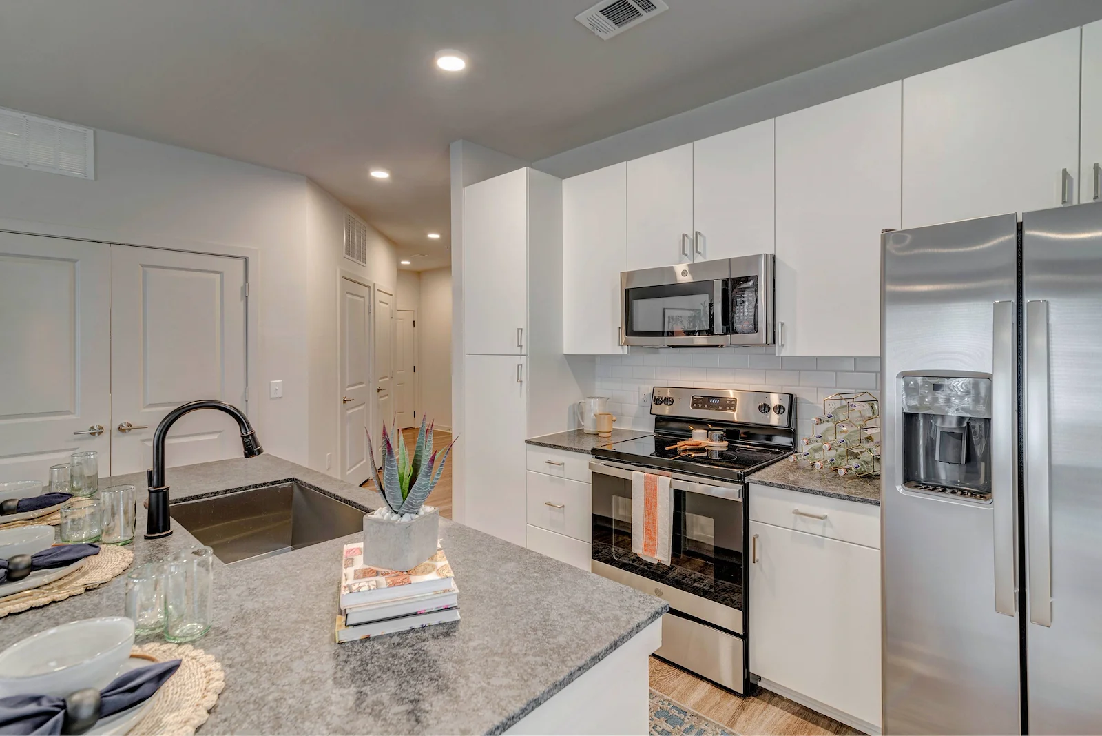 Image of Album Benbrook (5)