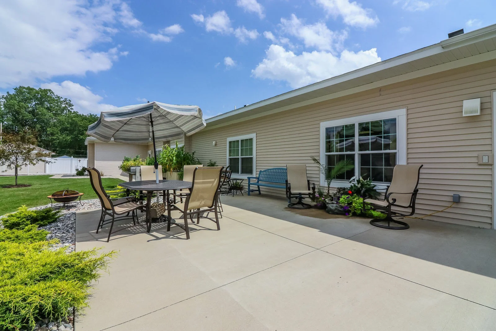 Image of Arbor Grove (4)