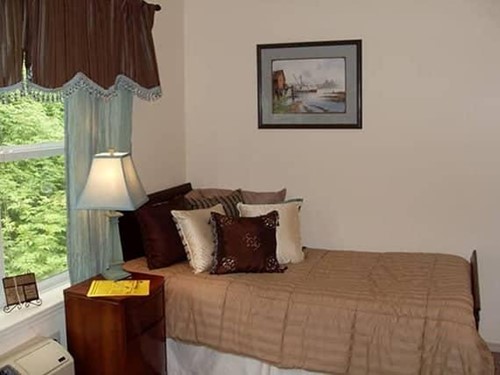 Image of Suzanne Elise Assisted Living (3)