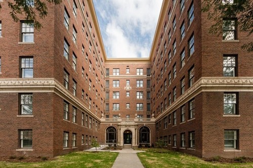 Image of Commonwealth Senior (2)