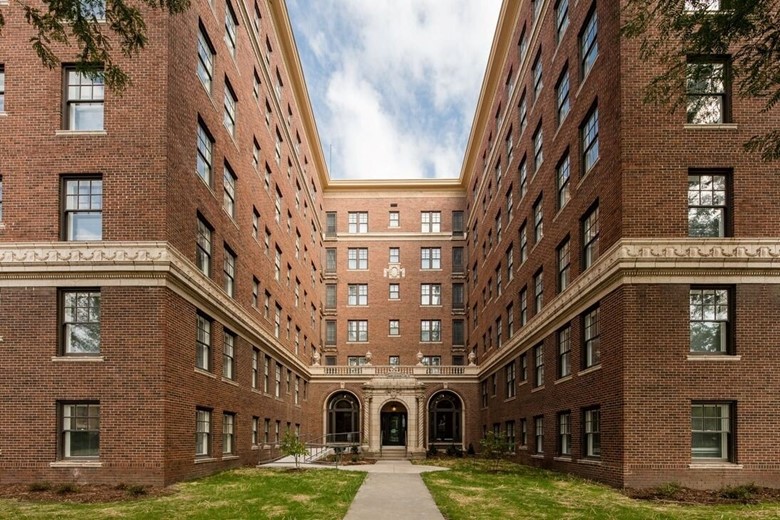 Image of Commonwealth Senior (2)