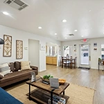 Image of Henderson Manor (9)