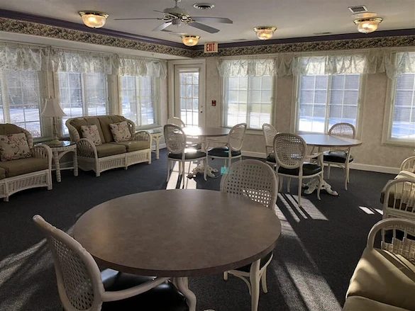 Image of Parkway Landings Seniors Apartments (4)