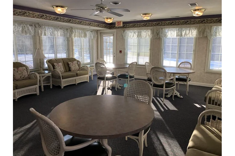 Image of Parkway Landings Seniors Apartments (4)