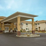 Avamere at South Hill senior living community offering assisted living and respite care in Spokane, WA, front exterior and entrance