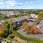 Image of Laurel Pointe (8)