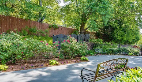 Image of Enrich at 519 (9)