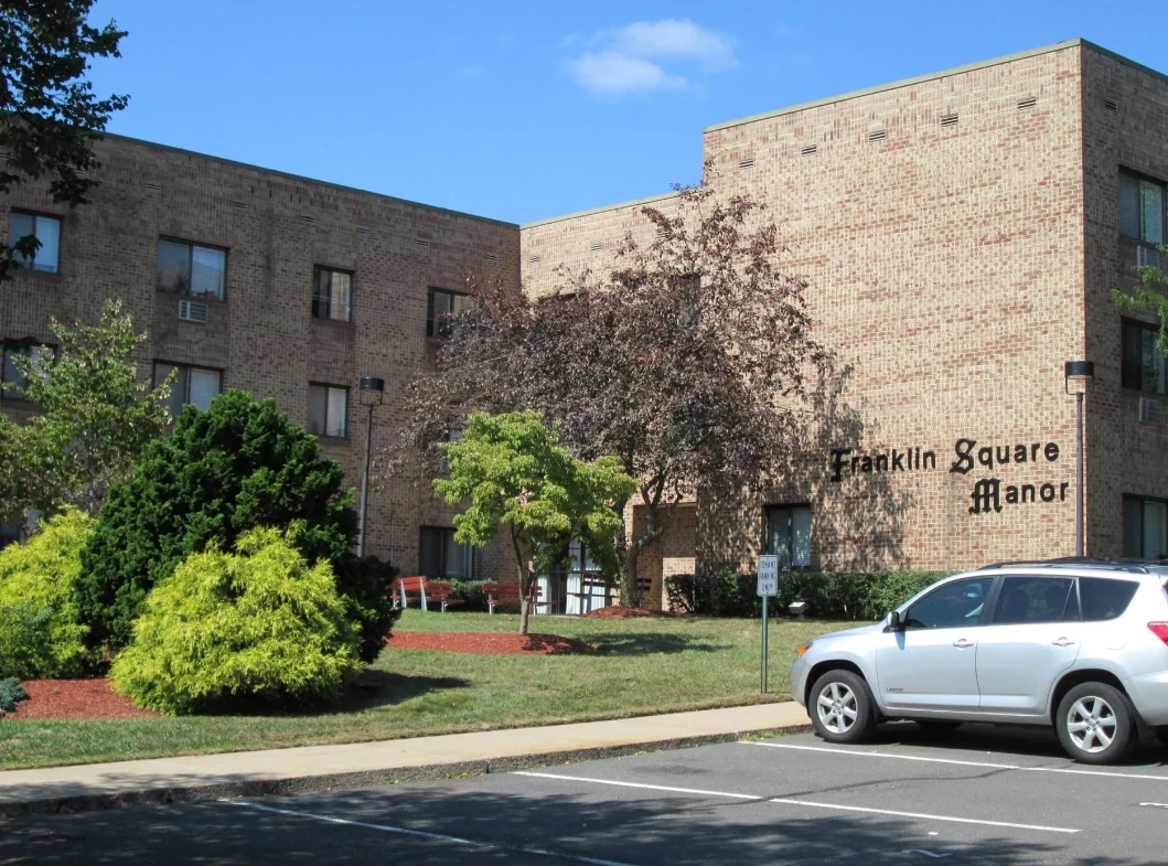 Image of Franklin Square Manor (2)