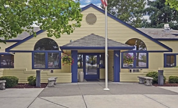 Image of The Oaks At Lakewood (1)