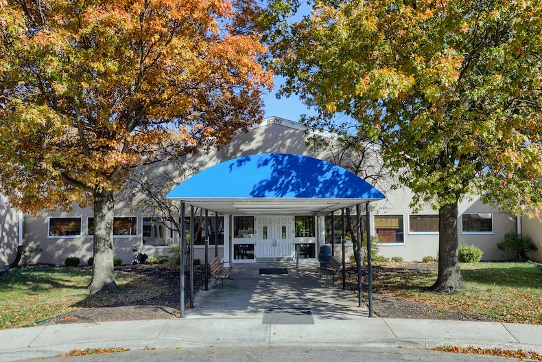 Image of Merriam Gardens Healthcare & Rehabilitation (1)