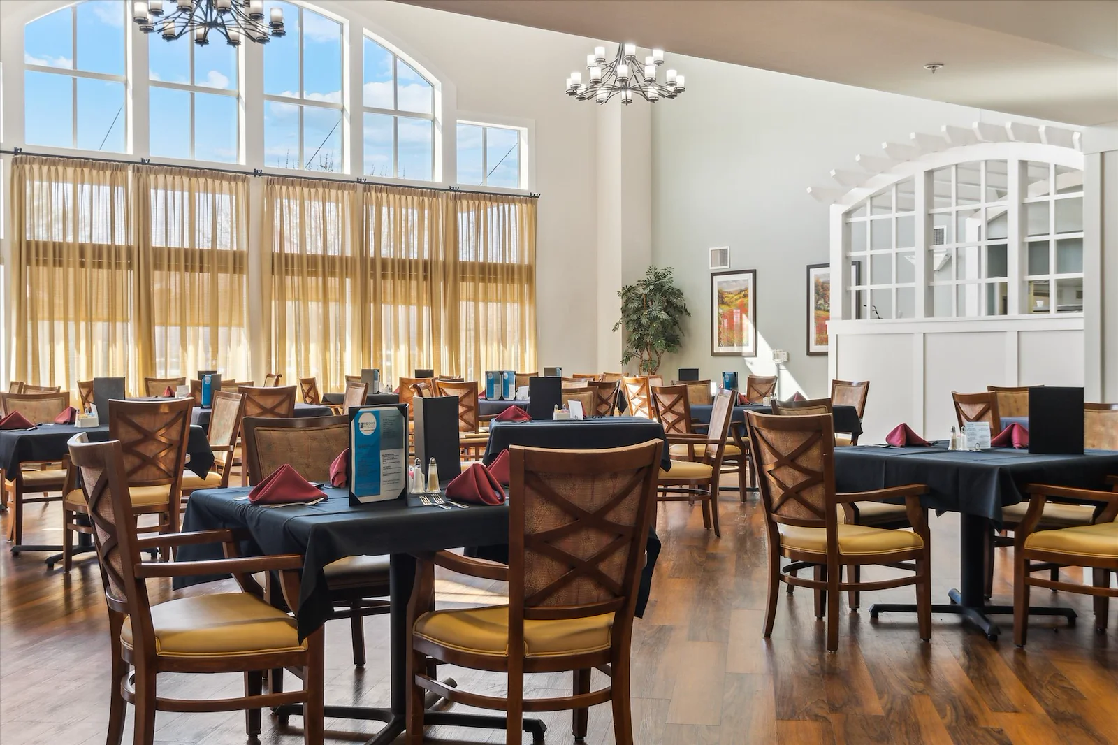 Image of The Oaks (9)