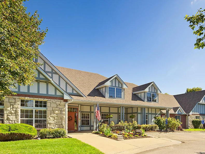 The Windsor of Lawrence Exterior