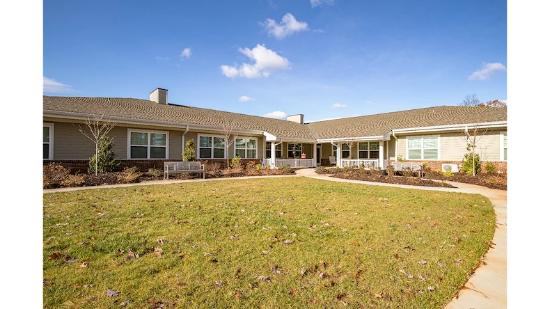 Image of Abbotswood at Irving Park (4)