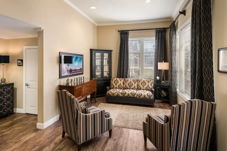 Image of The Peaks at South Jordan Memory Care (5)