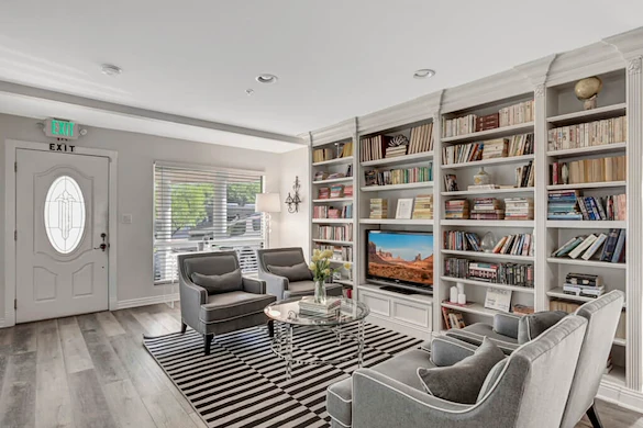 Image of The Valencia Home at 19th Pl. #1 (2)