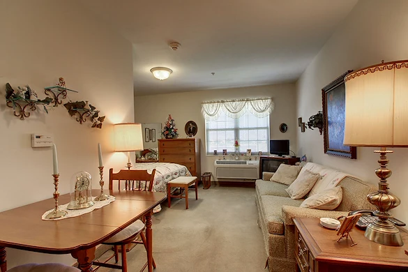 Image of Evergreen Senior Living Normal off Raab (9)