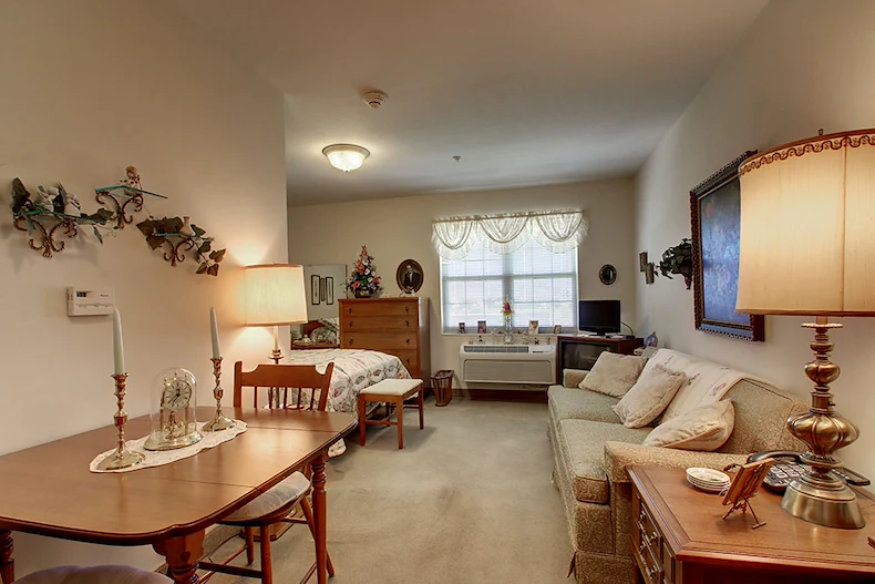 Image of Evergreen Senior Living Normal off Raab (9)