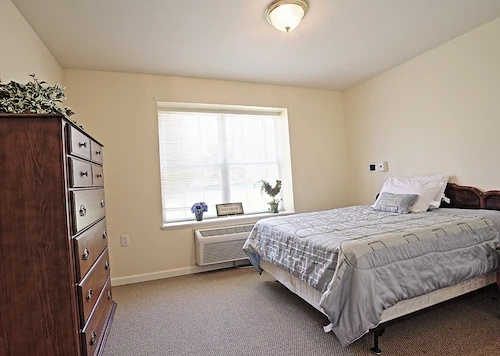 Image of Pinewood Square (5)