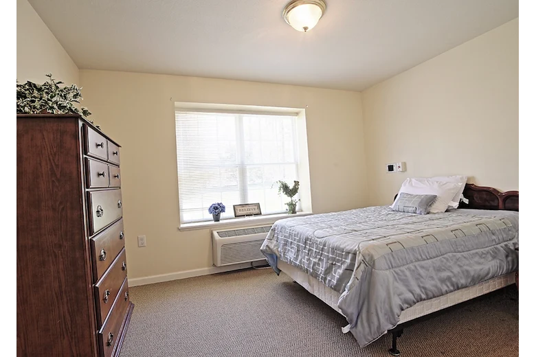 Image of Pinewood Square (5)