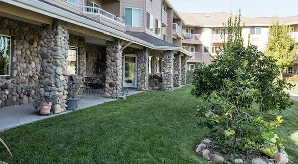 Image of Creekside Oaks Retirement Community (1)