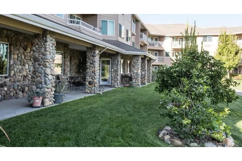 Image of Creekside Oaks Retirement Community (1)